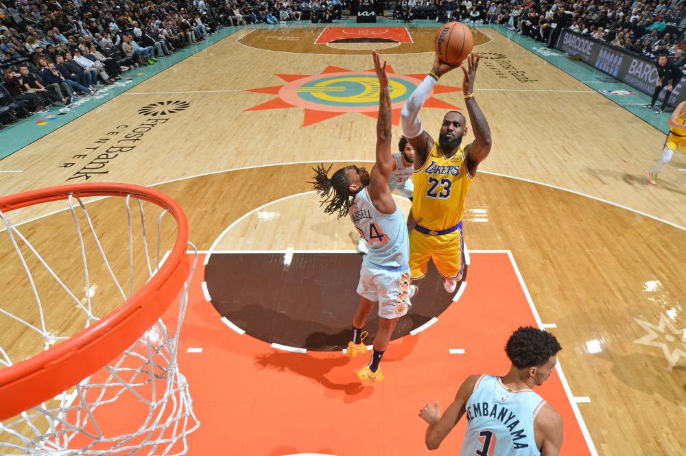 队的表现充 队的表现充